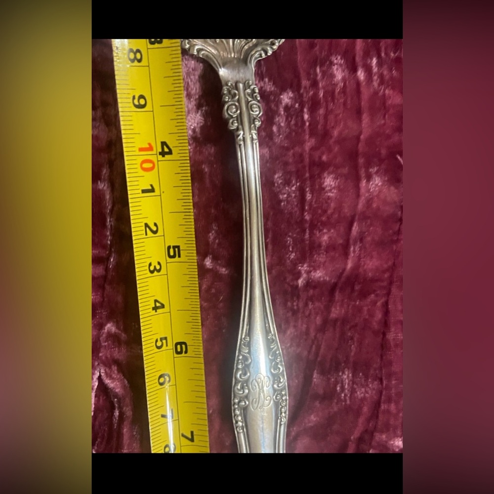 Vintage 1947 Rogers Bros XS Triple Ornate Fork #7915 - Picture 8 of 12